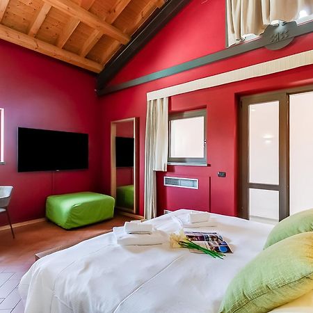 Almavite Wine Resort With Pool Desenzano del Garda Exterior foto