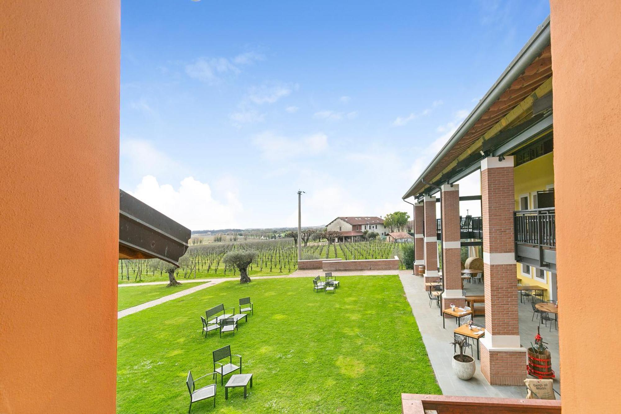Almavite Wine Resort With Pool Desenzano del Garda Exterior foto