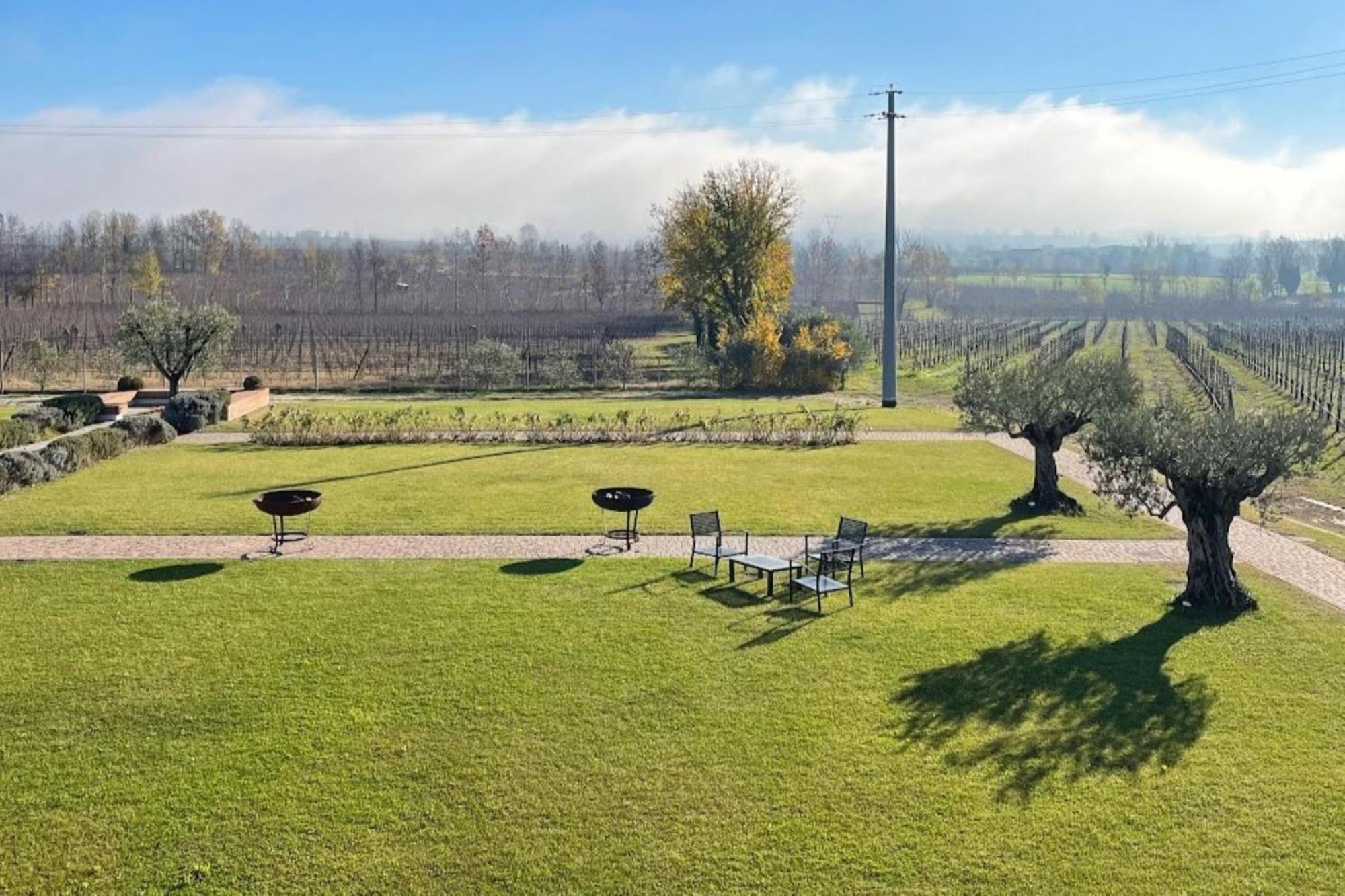 Almavite Wine Resort With Pool Desenzano del Garda Exterior foto